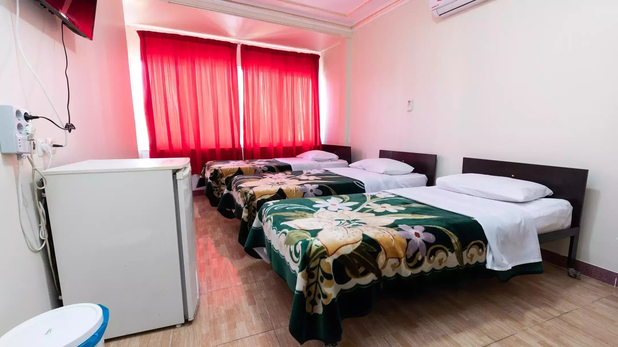 Alibaba https://cdn.alibaba.ir/ostorage/hotel-accommodation-images/670527086af0f999b10ac139_66f7e2a379e696602f42e5de_هتل آسیا - اتاق سه تخته سینگل (1).webp